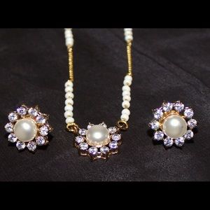 Round flower 14 k gold plated and pearl set